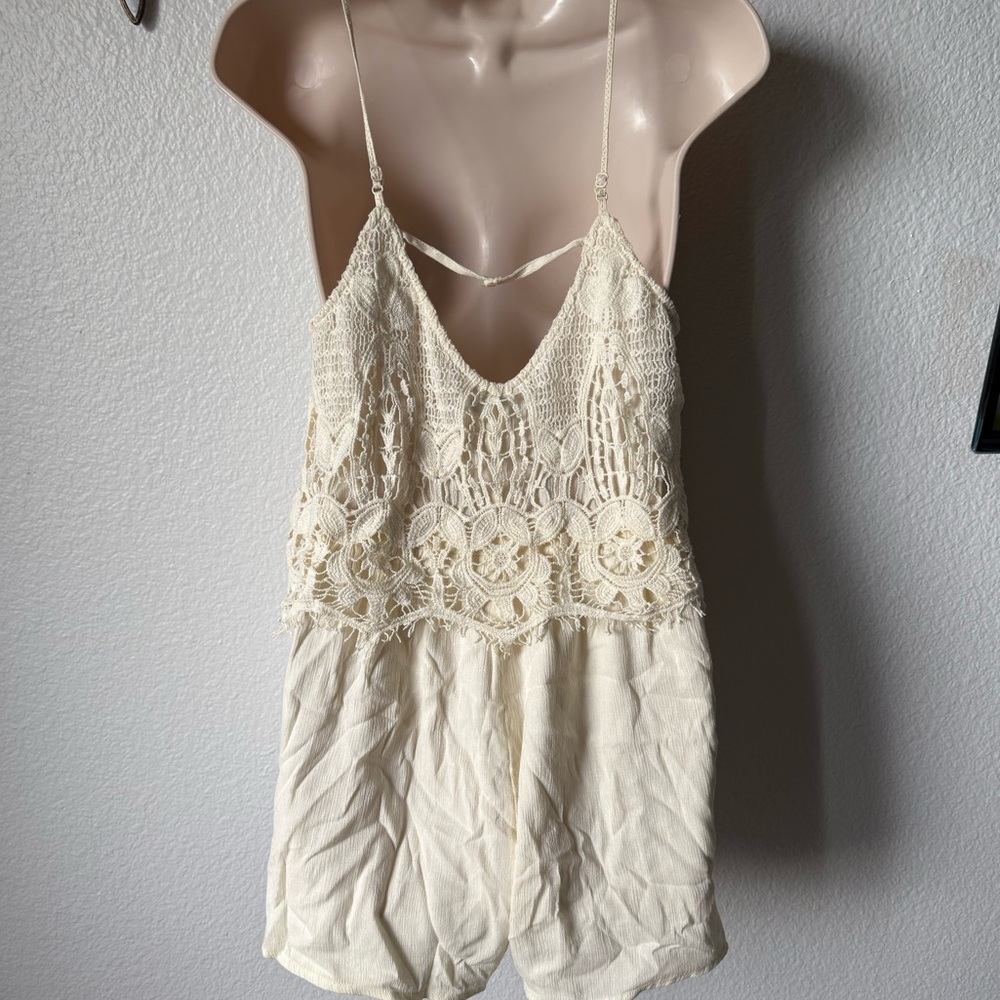 NWOT cream romper - Picture 9 of 9